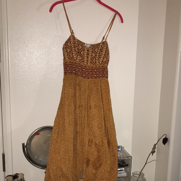 Maxi dress yellow💛🤍💛 - Picture 2 of 2